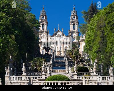 Lamego è una graziosa cittadina storica nella pittoresca Valle del Douro a nord di PortugalÕs. La sua lunga storia risale all'epoca pre-romana. Il suo punto di riferimento più importante Foto Stock