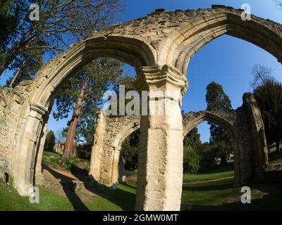 Abingdon, Inghilterra - 4 maggio 2019 queste suggestive rovine sono un momento clou dei campi Abbey di Abingdon, Inghilterra. Prende il nome dall'abbazia medievale che usava Foto Stock