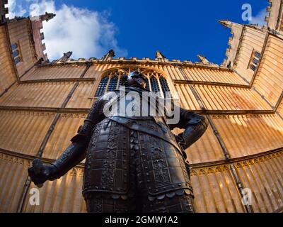 Oxford, Inghilterra - 26 Febbraio 2020 qui vediamo uno degli edifici più famosi nel cuore di Oxford, la famosa Biblioteca Bodleiana dell'uni Foto Stock