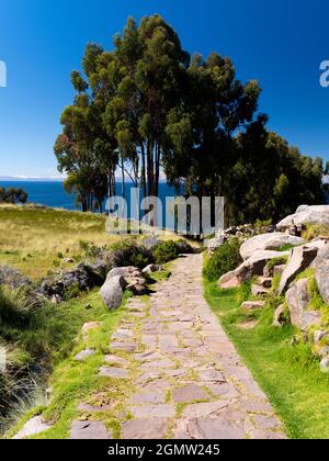 Lago Titicaca, Perù - 18 Maggio 2018 Taquile è un'isola sul lato peruviano del lago Titicaca, situata a circa 45 km dalla città di Puno. È abita Foto Stock