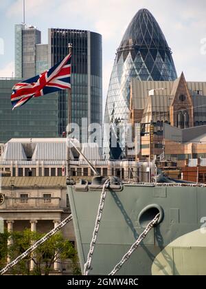 Londra, Inghilterra - 2006; HMS Belfast è un incrociatore leggero che è stato costruito per la Royal Navy e servito forte nella seconda guerra mondiale Ora in pensionamento onorevole Foto Stock