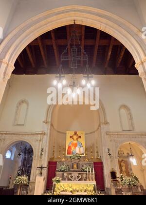 Taormina, Sicilia, Italia - 20 settembre 2019 all'interno della piccola chiesa di Sant'Agostino a Taormina, Sicilia. Taormina è un'incantevole piccola stoppa collinare Foto Stock
