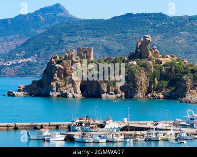 Cefalù, Sicilia, Italia - 25 settembre 2019; nessuna gente in shot. L'antica città siciliana di Cefal, sulla costa settentrionale della Sicilia, risale al 200 Foto Stock