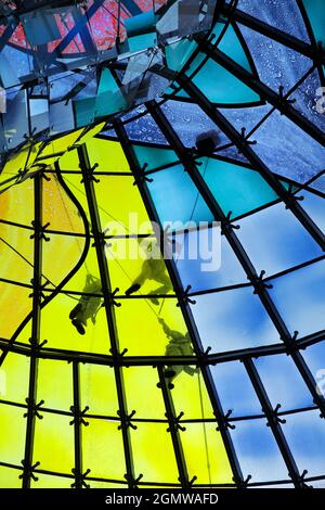 Dubai, Emirati Arabi Uniti - Febbraio 2008; negli ultimi decenni, le sale shopping di fascia alta si sono moltiplicate in tutta Dubai, ognuna più stravagante e l Foto Stock