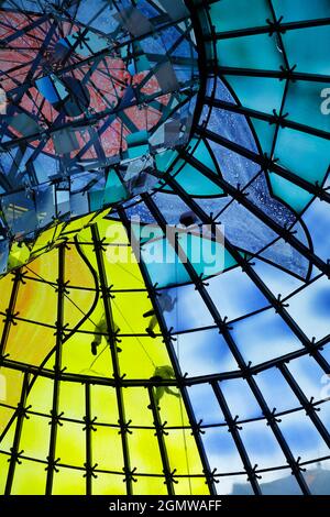 Dubai, Emirati Arabi Uniti - Febbraio 2008; negli ultimi decenni, le sale shopping di fascia alta si sono moltiplicate in tutta Dubai, ognuna più stravagante e l Foto Stock