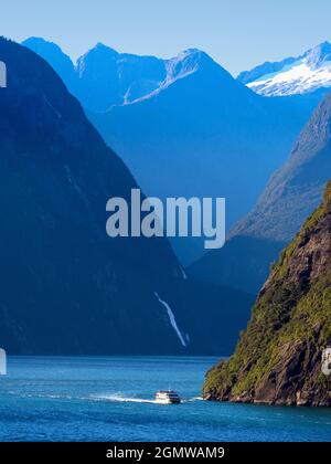 Fiordland, Nuova Zelanda - 25 Febbraio 2019; Milford Sound è una delle meraviglie paesaggistiche del mondo. E' un magnifico fiordo del ben n Foto Stock