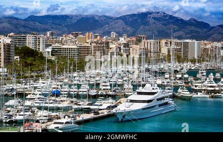 Maiorca, Baleari, Spagna - 22 maggio 2013; nessuna gente in vista. Palma è la capitale e la città più grande della comunità autonoma delle Isole Baleari Foto Stock