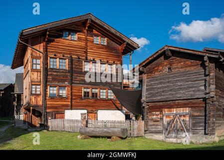 Centro storico con case in legno del Vallese, Bellwald, Vallese, Svizzera, Europa Foto Stock