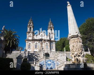 Lamego è una graziosa cittadina storica nella pittoresca Valle del Douro a nord di PortugalÕs. La sua lunga storia risale all'epoca pre-romana. Il suo punto di riferimento più importante Foto Stock