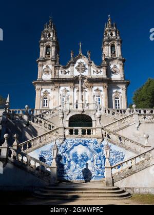 Lamego è una graziosa cittadina storica nella pittoresca Valle del Douro a nord di PortugalÕs. La sua lunga storia risale all'epoca pre-romana. Il suo punto di riferimento più importante Foto Stock