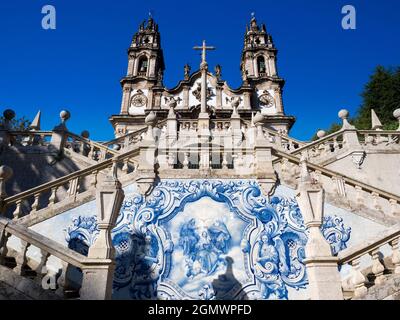 Lamego è una graziosa cittadina storica nella pittoresca Valle del Douro a nord di PortugalÕs. La sua lunga storia risale all'epoca pre-romana. Il suo punto di riferimento più importante Foto Stock