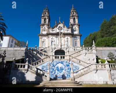 Lamego è una graziosa cittadina storica nella pittoresca Valle del Douro a nord di PortugalÕs. La sua lunga storia risale all'epoca pre-romana. Il suo punto di riferimento più importante Foto Stock