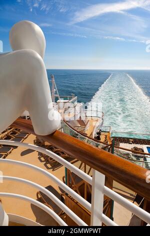 Zeebrugge, Belgio - Maggio 2018; si può caldo credere, ma questa bella immagine dell'esperienza di crociera non proviene da un oceano tropicale esotico, ma Foto Stock