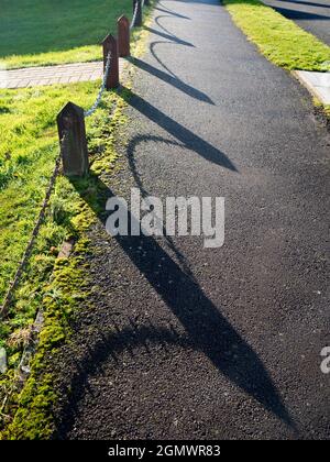 Radley Village, Oxfordshire, Inghilterra - 26 dicembre 2017 a volte non è necessario andare a metà strada per ottenere il colpo; solo occasionalmente, esso Foto Stock