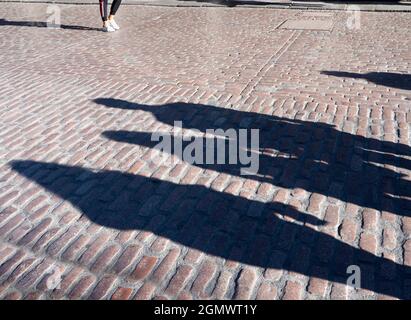 Covent Garden, Londra - 15 gennaio 2016; nessuna gente in colpo. Guardare giù a volte ottiene il colpo ed è spesso insolito. Come questa immagine di disrealizzazione Foto Stock