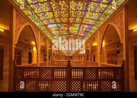 Dubai, Emirati Arabi Uniti - Febbraio 2008; negli ultimi decenni, le sale shopping di fascia alta si sono moltiplicate in tutta Dubai, ognuna più stravagante e l Foto Stock