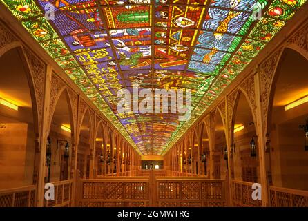 Dubai, Emirati Arabi Uniti - Febbraio 2008; negli ultimi decenni, le sale shopping di fascia alta si sono moltiplicate in tutta Dubai, ognuna più stravagante e l Foto Stock