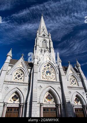 Halifax, Nova Scotia, Canada - 11 ottobre 2013; nessuna gente in vista. La Basilica della Cattedrale di Santa Maria ha la guglia di granito più alta del Nord America. Questo Foto Stock