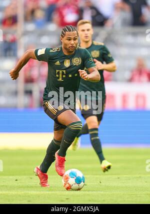 Serge GNABRY, FCB 7 nella partita FC BAYERN MUENCHEN - VFL BOCHUM 7-0 1.German Football League il 18 settembre 2021 a Monaco di Baviera, Germania. Stagione 2021/2022, giorno 6, 1.Bundesliga, FCB, München, 6.Spieltag. © Peter Schatz / Alamy Live News - LE NORMATIVE DFL VIETANO L'USO DI FOTOGRAFIE come SEQUENZE DI IMMAGINI e/o QUASI-VIDEO - Foto Stock