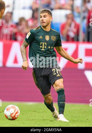 Lucas HERNANDEZ (FCB 21) nella partita FC BAYERN MUENCHEN - VFL BOCHUM 7-0 1.German Football League il 18 settembre 2021 a Monaco di Baviera, Germania. Stagione 2021/2022, giorno 6, 1.Bundesliga, FCB, München, 6.Spieltag. © Peter Schatz / Alamy Live News - LE NORMATIVE DFL VIETANO L'USO DI FOTOGRAFIE come SEQUENZE DI IMMAGINI e/o QUASI-VIDEO - Foto Stock