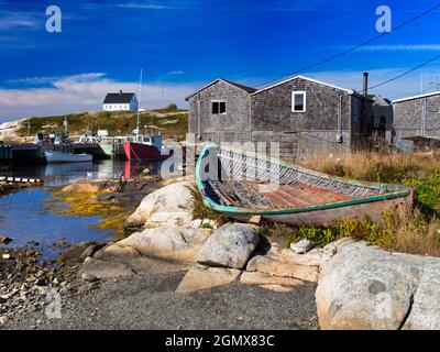 Peggy's Cove, Nova Scotia, Canada - 11 ottobre 2013 Peggy's Cove è un piccolo e pittoresco villaggio di pescatori situato sulla costa orientale della baia di St. Margarets Foto Stock