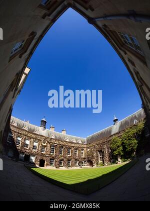 Oxford, Inghilterra - 5 maggio 2016; nessuna gente in vista. Il collegio di Gesù fu fondato da Elisabetta i il 27 giugno 1571 per l'educazione del clero, anche se gli studenti Foto Stock