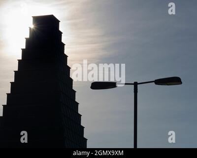 Gli Ziggurat erano strutture antiche e massicce costruite nell'antica valle mesopotamiana e nell'altopiano iraniano occidentale, con la forma di un passo terrazzato py Foto Stock