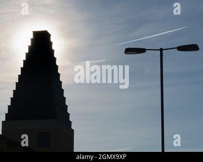 Gli Ziggurat erano strutture antiche e massicce costruite nell'antica valle mesopotamiana e nell'altopiano iraniano occidentale, con la forma di un passo terrazzato py Foto Stock