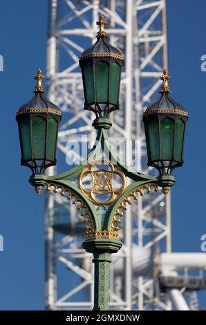 Il London Eye è una gigantesca ruota panoramica sulla South Bank del Tamigi a Londra. La prima rotazione è stata effettuata nel 1999. Nota anche come Millennium Wheel, Foto Stock