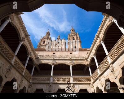 Salamanca, Spagna - 13 aprile 2017; nessuna gente in vista. Salamanca è un'antica città nel nord-ovest della Spagna; è anche la capitale della provincia di SAL Foto Stock