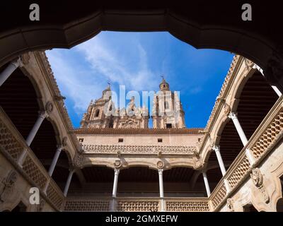 Salamanca, Spagna - 13 aprile 2017; nessuna gente in vista. Salamanca è un'antica città nel nord-ovest della Spagna; è anche la capitale della provincia di SAL Foto Stock