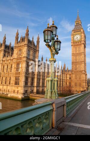 Londra, Inghilterra - 2007; il cuore del governo britannico, il Palazzo di Westminster serve come luogo d'incontro sia per la Camera dei Comuni che per la Camera Foto Stock