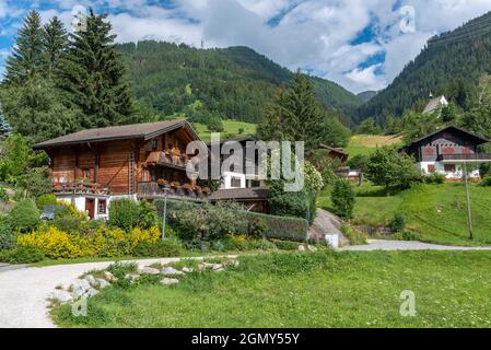 Case tipiche del Vallese, Muhlebach, Vallese, Svizzera, Europa Foto Stock