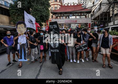 21 settembre 2021: Gli attivisti filippini hanno firmato una marcia di protesta per commemorare l'anniversario della legge marziale del 1972 a Manila, Filippine. Settembre 21, 2021. Vari gruppi hanno segnato il 49° anniversario della dichiarazione di legge marziale da parte del dittatore filippino Ferdinand Marcos con un grido contro l'attuale governo che dicono ha tendenze autoritarie e violazioni dei diritti umani (Credit Image: © Basilio Sepe/ZUMA Press Wire) Foto Stock