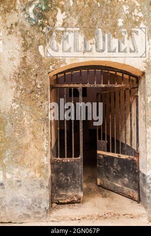 Interno di una ex prigione a Ile Royale, una delle isole di Iles du Salut (Isole della salvezza) nella Guyana francese. Foto Stock