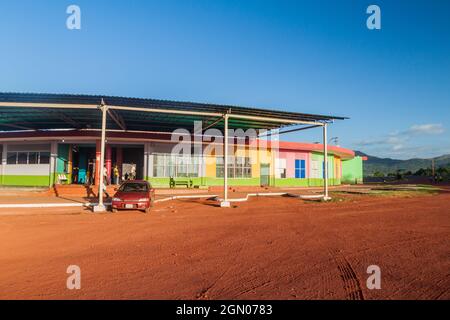 SANTA ELENA DE UAIREN, VENEZUELA - 14 AGOSTO 2015: Stazione degli autobus nella città di Santa Elena. Santa Elena è la sede di molte agenzie di viaggio che offrono tour per CAN Foto Stock