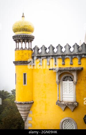 Panorama del Palazzo Nazionale di pena a Sintra, Portogallo, Europa Foto Stock