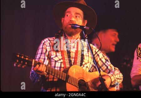 Austin Texas USA, il leggendario musicista texano WILLIE NELSON che si esibisce ad Austin all'inizio degli anni '80. ©Bob Daemmrich Foto Stock