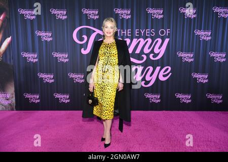 Sharon Stone partecipa alla prima di New York per "The Eyes of Tammy Faye" al SVA Theatre il 14 settembre 2021 a New York City. Foto Stock