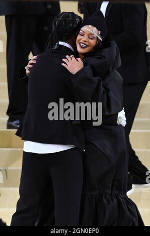 ASAP Rocky e Rihanna partecipano 2021 al Met Gala Celebring in America: Un lessico di Moda al Metropolitan Museum of Art il 13 settembre 2021 i Foto Stock