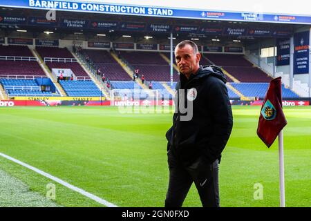 Burnley, Regno Unito. 21 settembre 2021. L'arbitro Geoff Eltringham prima della partita della Carabao Cup tra Burnley e Rochdale a Turf Moor, Burnley, Inghilterra, il 21 settembre 2021. Foto di Sam Fielding/prime Media Images. Credit: Prime Media Images/Alamy Live News Foto Stock