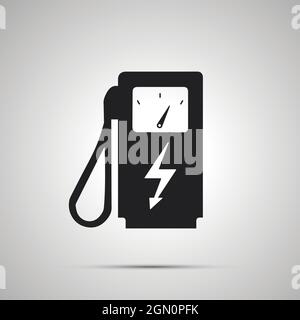 Sagoma della stazione di servizio con segnale elettrico, ricarica per auto elettriche, semplice icona nera con ombra Illustrazione Vettoriale