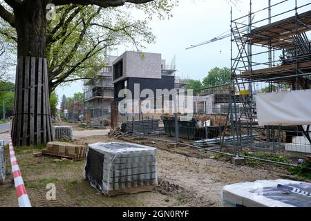 Amersfoort, Olanda maggio 15 2021, cantiere vuoto nei Paesi Bassi con case e appartamenti di nuova costruzione. L'Olanda sta lottando con un m Foto Stock