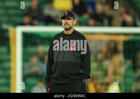 Jürgen Klopp manager di Liverpool guarda il lato Norwich riscaldamento Foto Stock