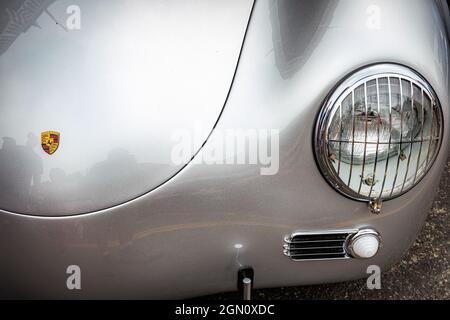 Virginia City, NV - 31 luglio 2021: Dettaglio front end su una Porsche 356B Speedster 1962 visto ad una mostra di auto locale. Foto Stock