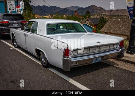 Virginia City, NV - 31 luglio 2021: 1963 Lincoln Continental berlina ad una mostra di auto locale. Foto Stock