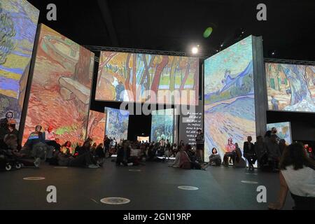 Kensington Gardens, Londra, Regno Unito 20 settembre 2021 immagini dal VAN GOGH ALIVE Interactive and Immersive Experience, in scena a Kensington Gardens, Londra. Foto Stock