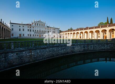 La splendida facciata barocca di Villa Manin del 1600, a Passariano di Codroipo in provincia di Udine. Regione Friuli. Il 'Trattato di Campoform Foto Stock