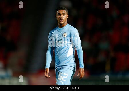 Doncaster, Regno Unito. 21 settembre 2021. Oscar Bobb #52 di Manchester City U21's a Doncaster, Regno Unito il 9/21/2021. (Foto di ben Early/News Images/Sipa USA) Credit: Sipa USA/Alamy Live News Foto Stock