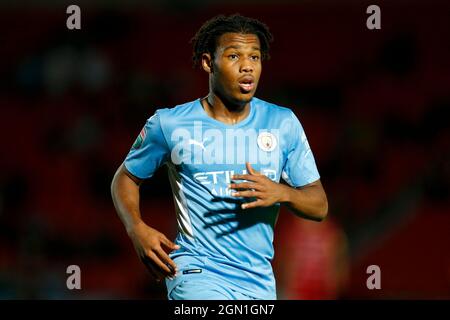 Doncaster, Regno Unito. 21 settembre 2021. Micah Hamilton #92 del Manchester City U21's a Doncaster, Regno Unito il 9/21/2021. (Foto di ben Early/News Images/Sipa USA) Credit: Sipa USA/Alamy Live News Foto Stock